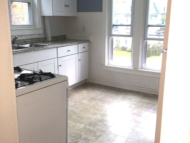 12 E Main St #4 — Photo 4