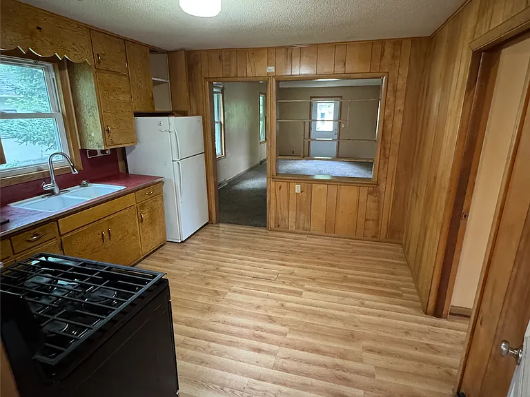 1424 Norwood St — Photo 1