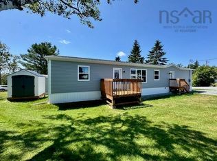 4 Davis Dr S, East Hants, NS B0N 1Z0