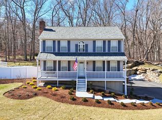 8 Meghan Ct, Shelton, CT 06484