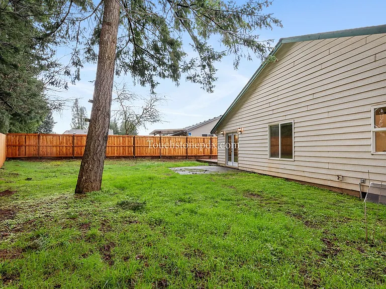 20160 Quinalt Dr — Photo 33