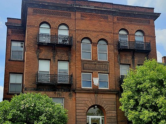 5th image of 815 E 1st St APT 11