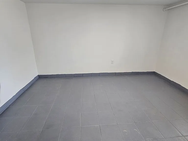 2322 Two Notch Rd — Photo 4