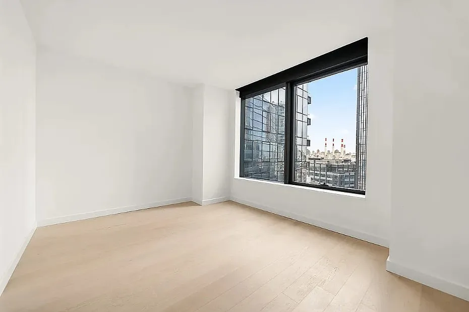 3 Court Sq #1406