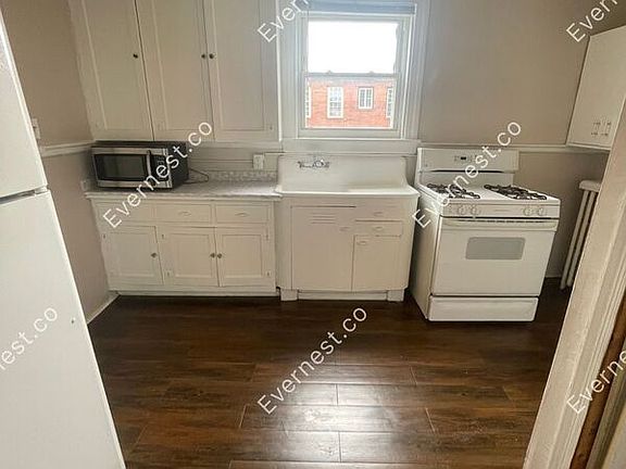 5th image of 2500 North Ave #B