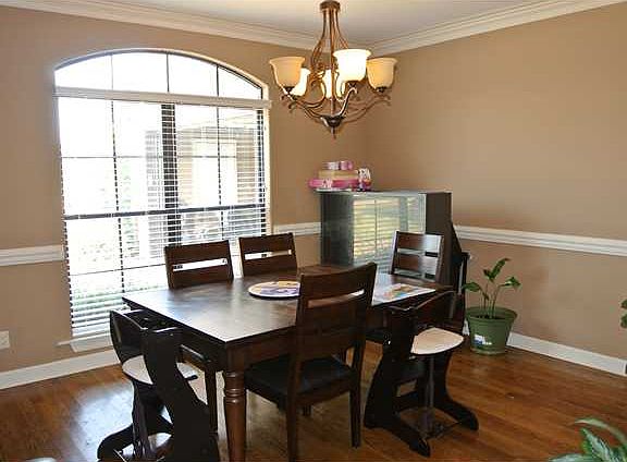 5th image of 9566 Woodland Creek Ln