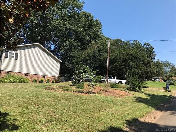 3rd image of 4452 Coachwood Ln