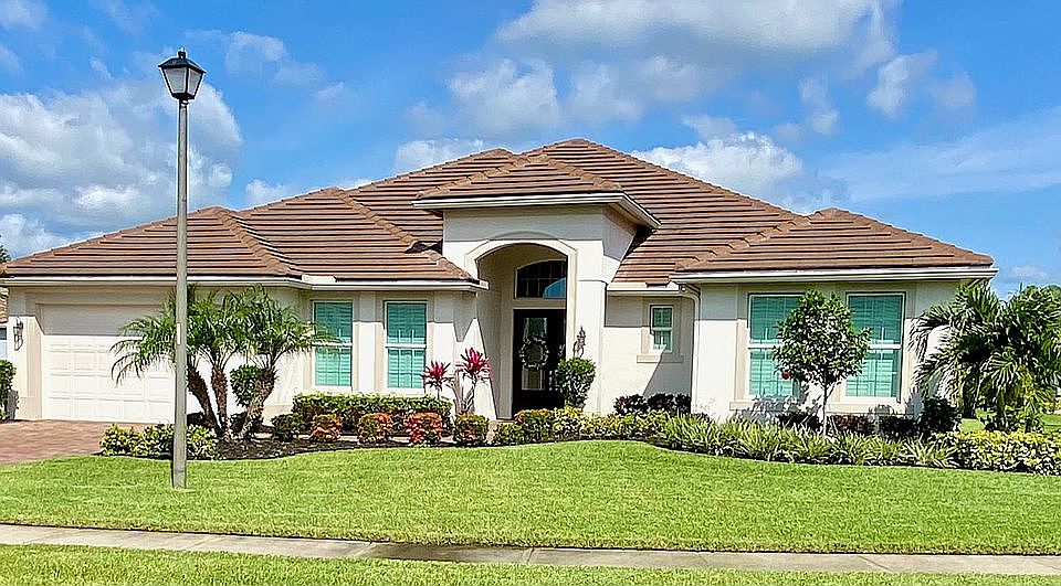1st image of 3095 Berkley Square Way