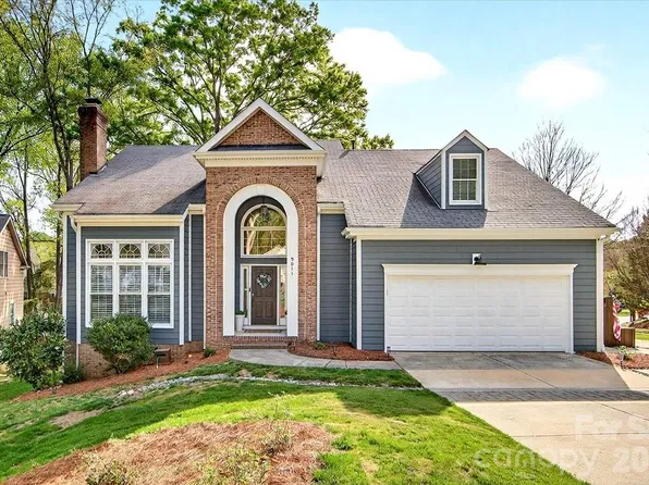 9011 Warbler Ct, Charlotte, NC 28210