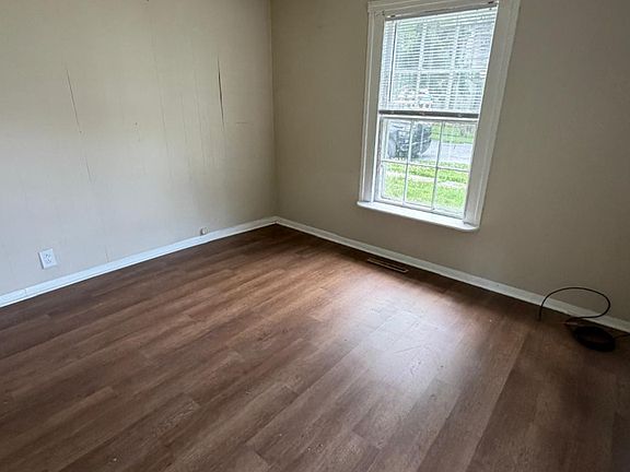 3rd image of 26 Mechanic St APT 1