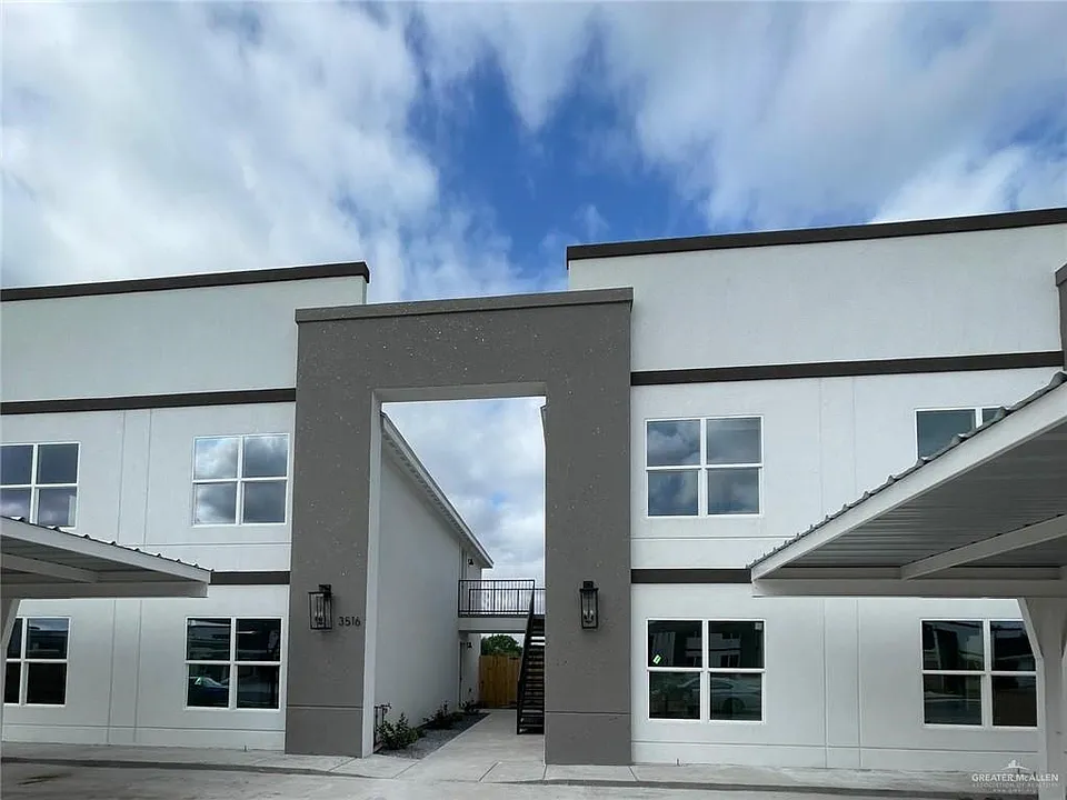 3516 S Dominique Dr #2 UPSTAIRS