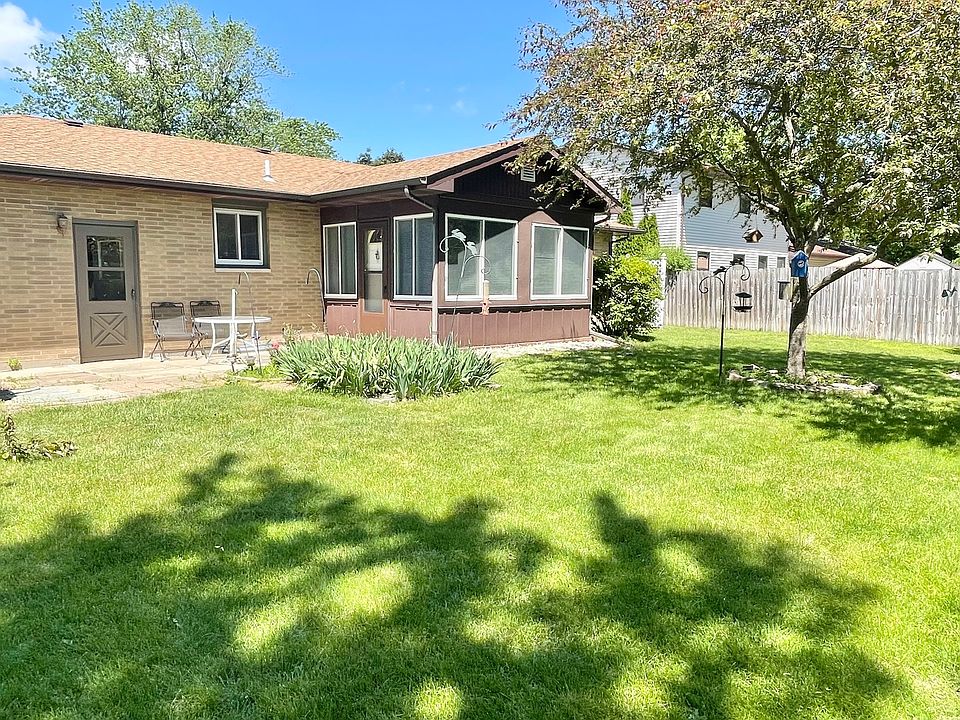 1008 26th St, Peru, IL 61354 Zillow