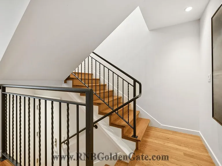 60 Bessie St #B — Photo 24