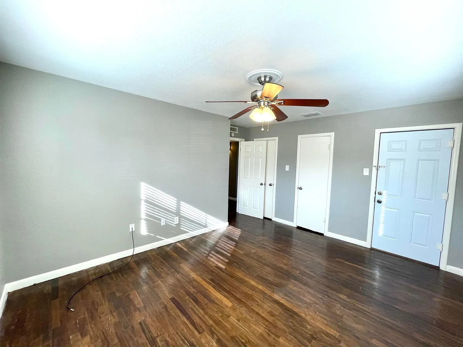 3 bed, 2.0 bath, 1201 sqft, $1,600 — Photo 4