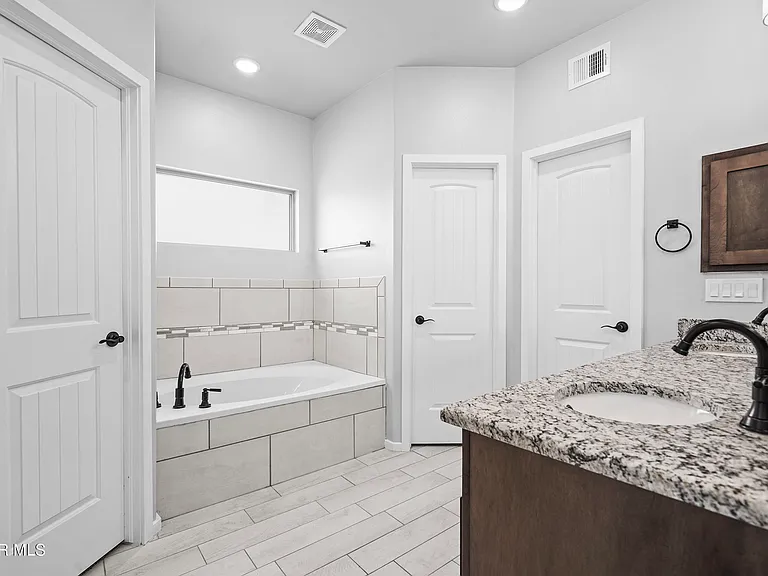 932 Texas Madrone Dr — Photo 22