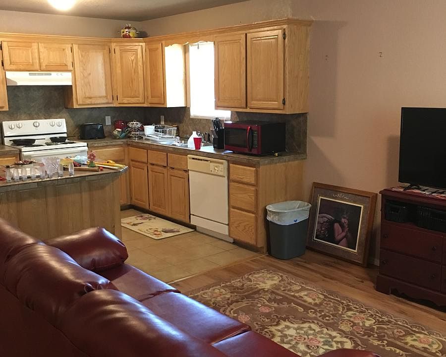2nd image of 101 E Dorcus St Unit B