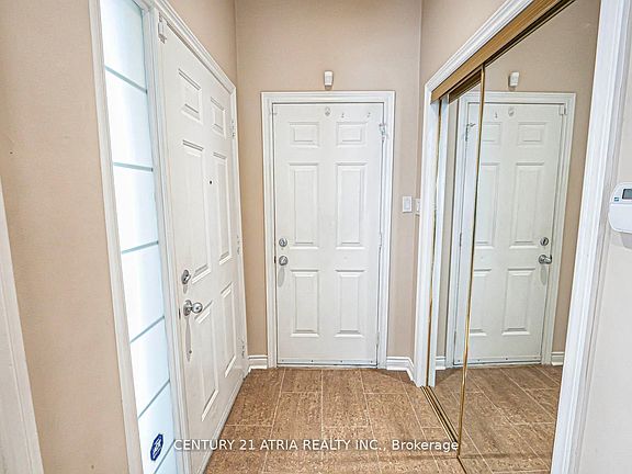 5th image of 40 Nottingham Dr