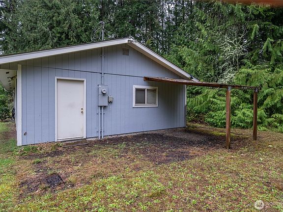 2nd image of 4692 NE Lincoln Road