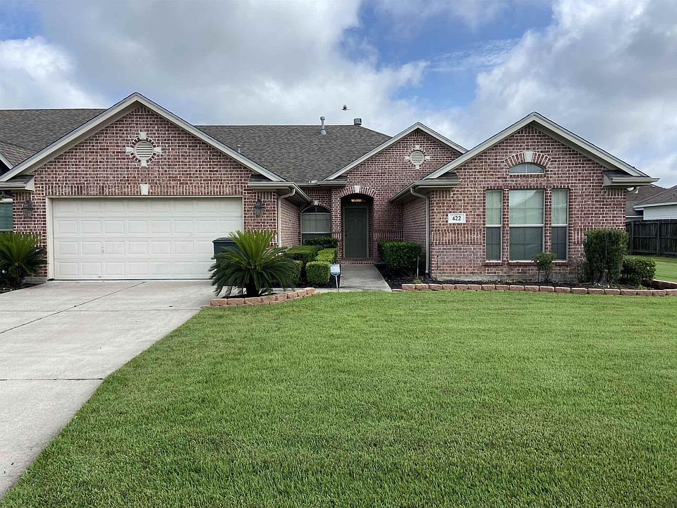 1st image of 422 Harbor Oaks Dr