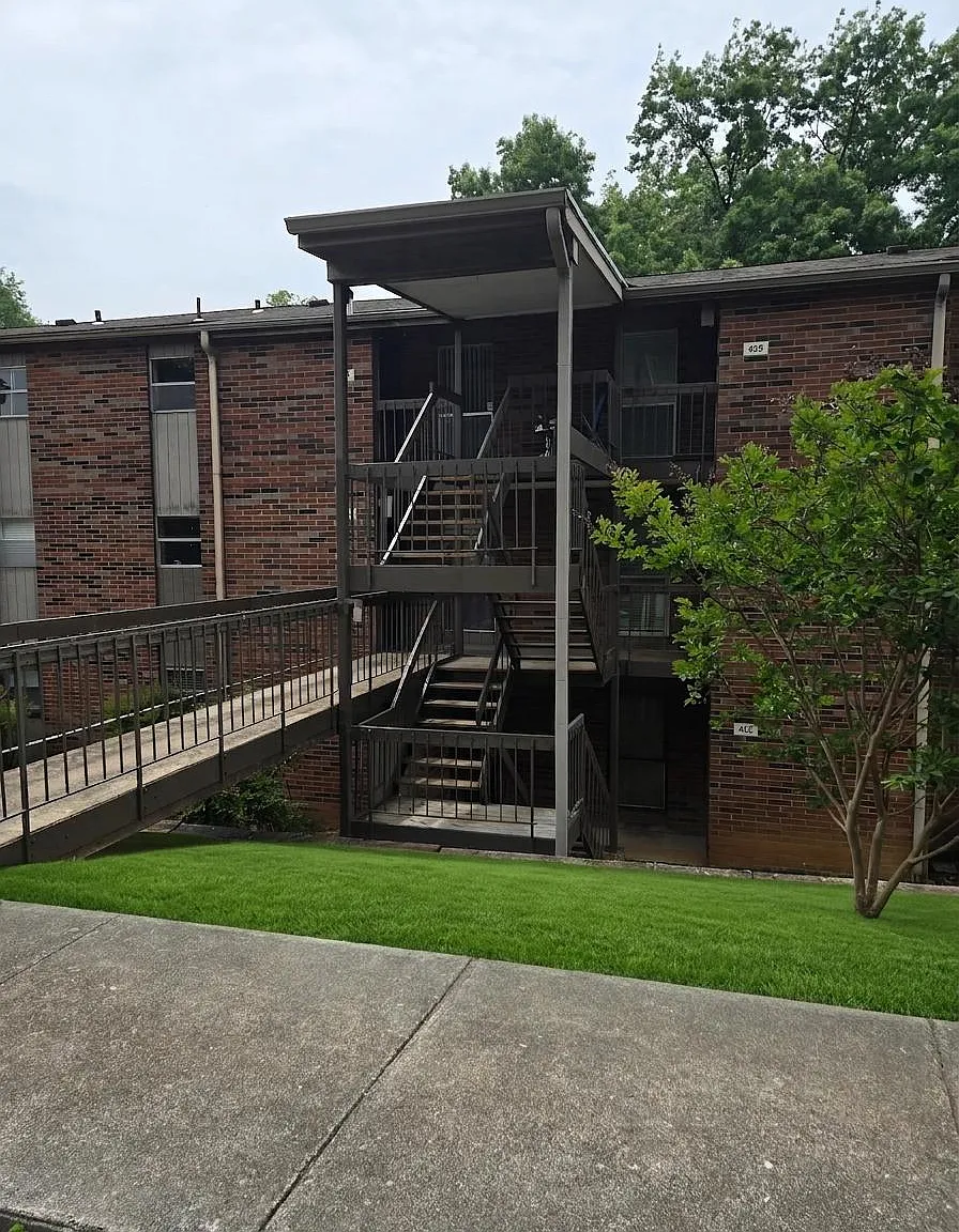 1 bed, 1000 sqft, $1,300 — Photo 1