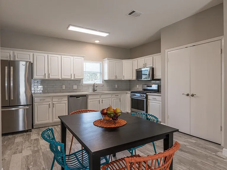 6319 Parliament Dr — Photo 16