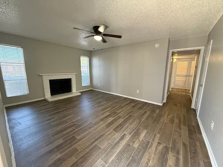 Maxton West Apartment Homes — Photo 107