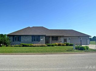 5223 W Burns Ave, Bartonville, IL 61607