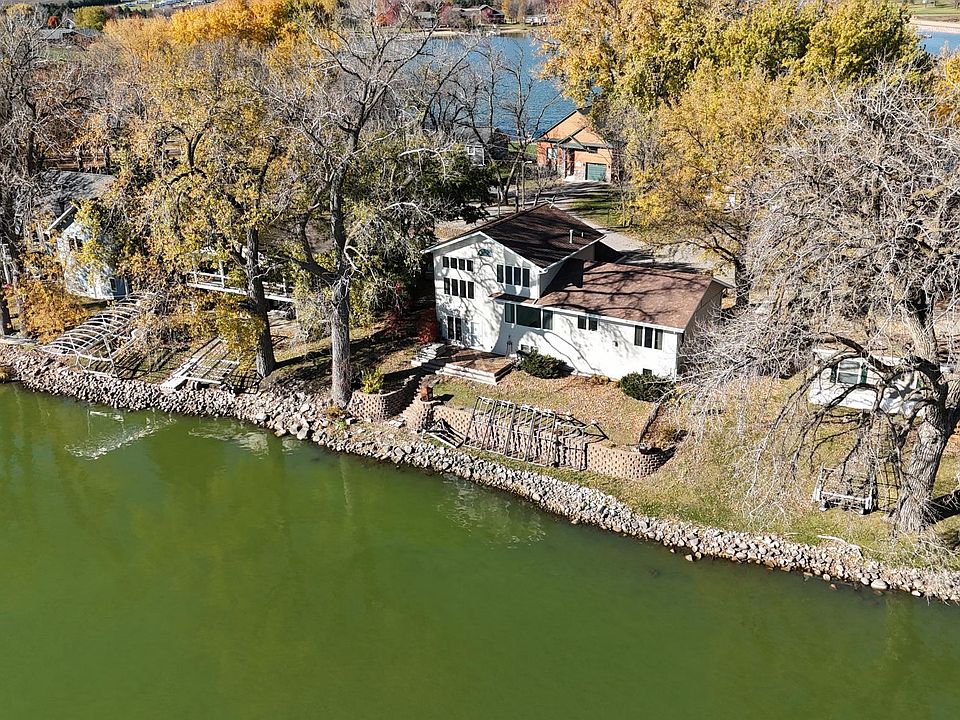 1st image of 6 Edgewater Rd