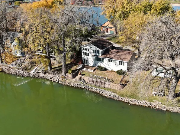 6 Edgewater Rd, Slayton, MN 56172