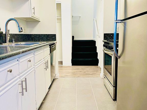 4th image of 11041 Hesby St APT 204