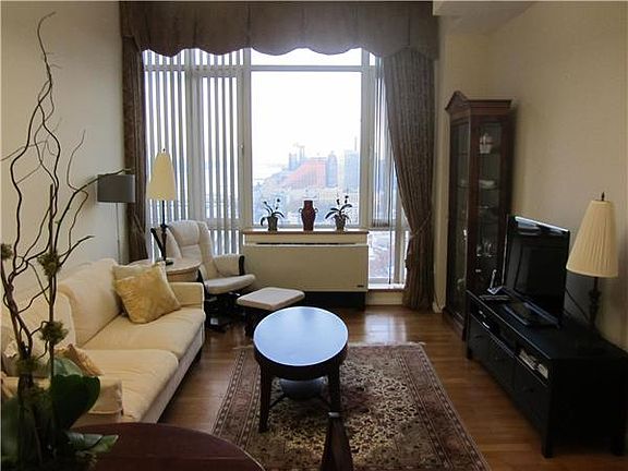 4th image of 635 W 42nd St APT 30B