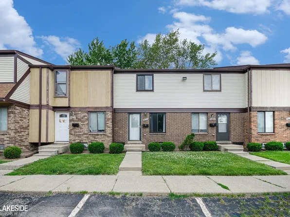 24055 Grange St, Clinton Township, MI 48036