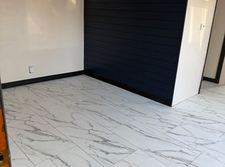 1606 Oakland Rd NE #5, Cedar Rapids, IA 52402