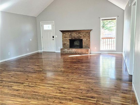 4th image of 4082 Yeager Rd