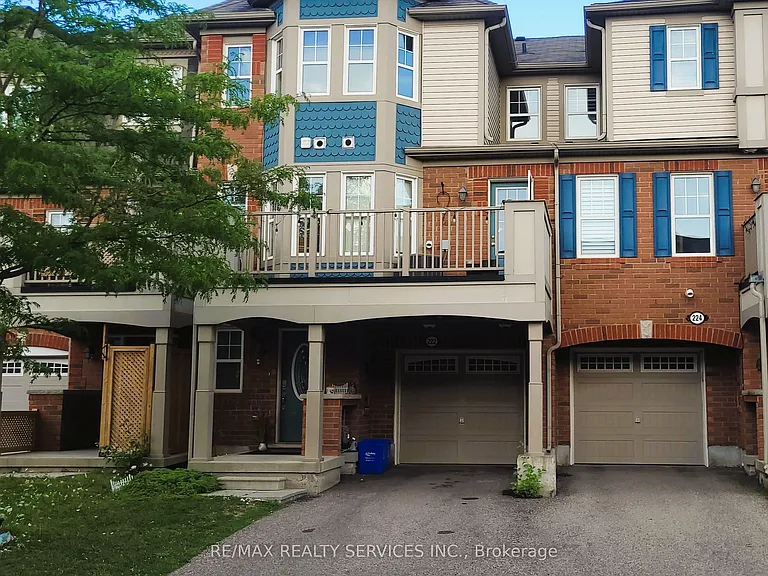 222 Mortimer Cres — Photo 2