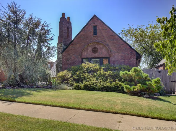 2708 E 14th Pl, Tulsa, OK 74104