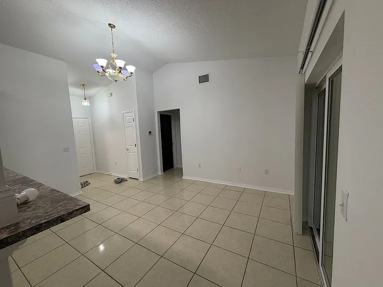 1307 Laurel Glen Dr — Photo 3