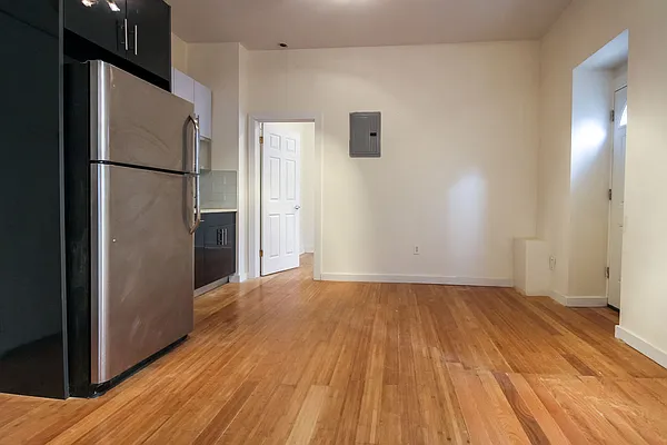 Rented by RENTBK LLC | media 4