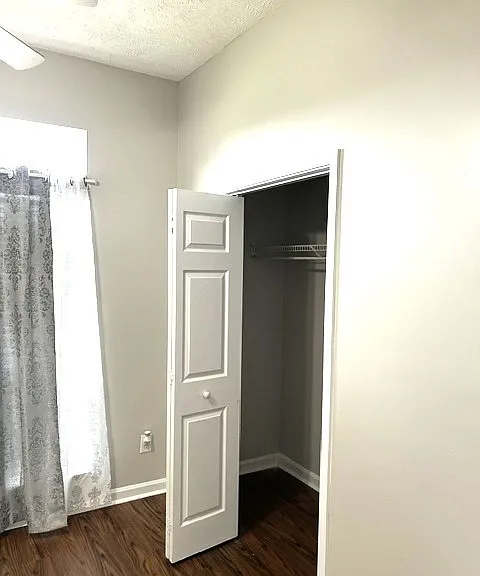 6724 Patti Ct — Photo 16