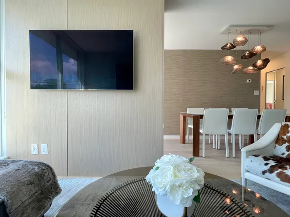 1009 Expo Blvd, Vancouver, BC V6Z 2V9
