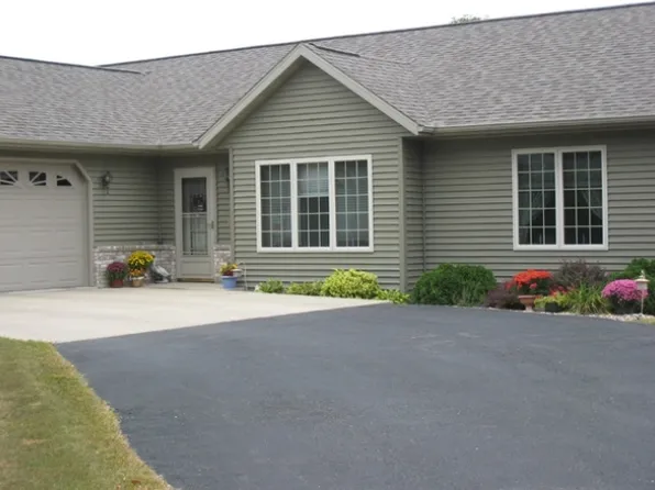 601 Viking View Dr Unit 8, Reedsburg, WI 53959