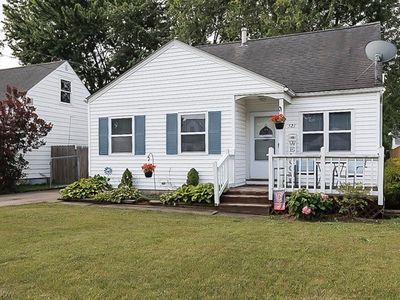 521 Cambridge Ave, Elyria, OH, 44035