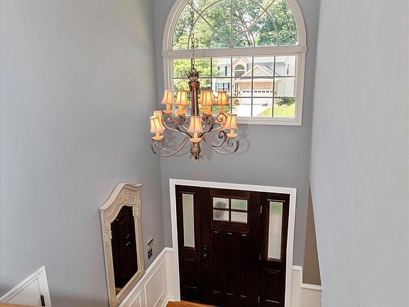4th image of 206 Balsam Tree Ct