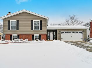926 69th St, Darien, IL 60561