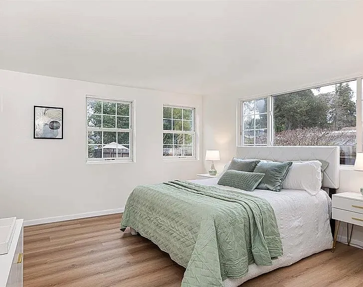 1752 Knox St — Photo 10