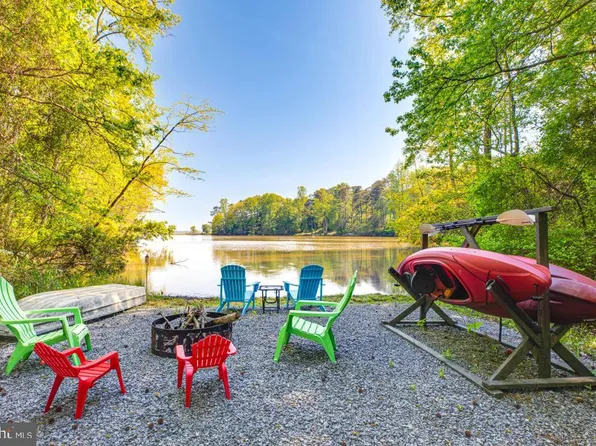 537 Bay View Dr, Lusby, MD 20657