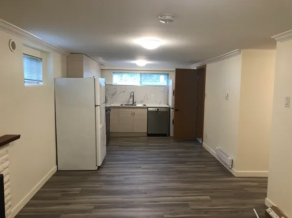4136 Gilpin Cres #2, Burnaby, BC V5G 2K2