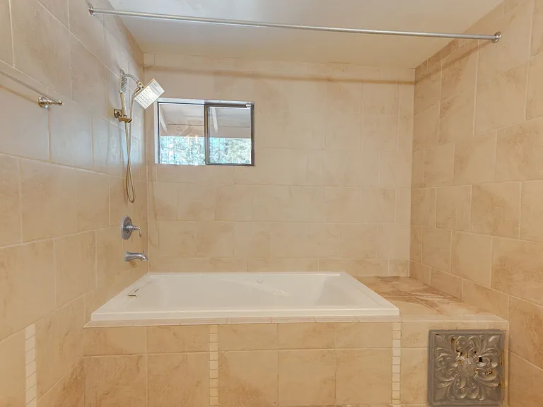 1638 Fern Pl — Photo 12