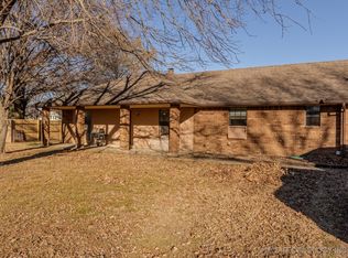 107 Cottonwood Rd, Pryor, OK 74361