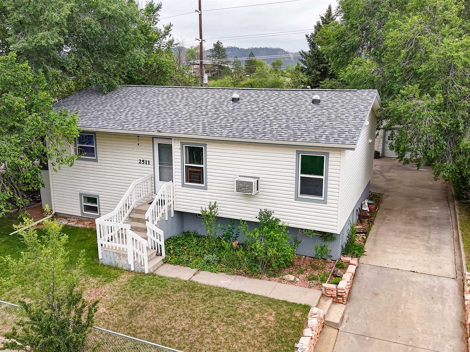 2511 Wilson Ave, Hot Springs, SD 57747 | Zillow